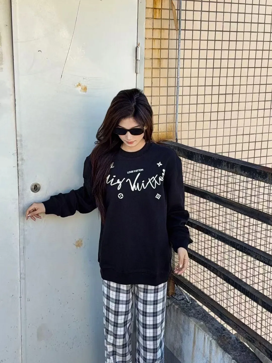 Louis Vuitton/Louis Vuitton 25Fw cursive signature letter print crew neck sweatshirt